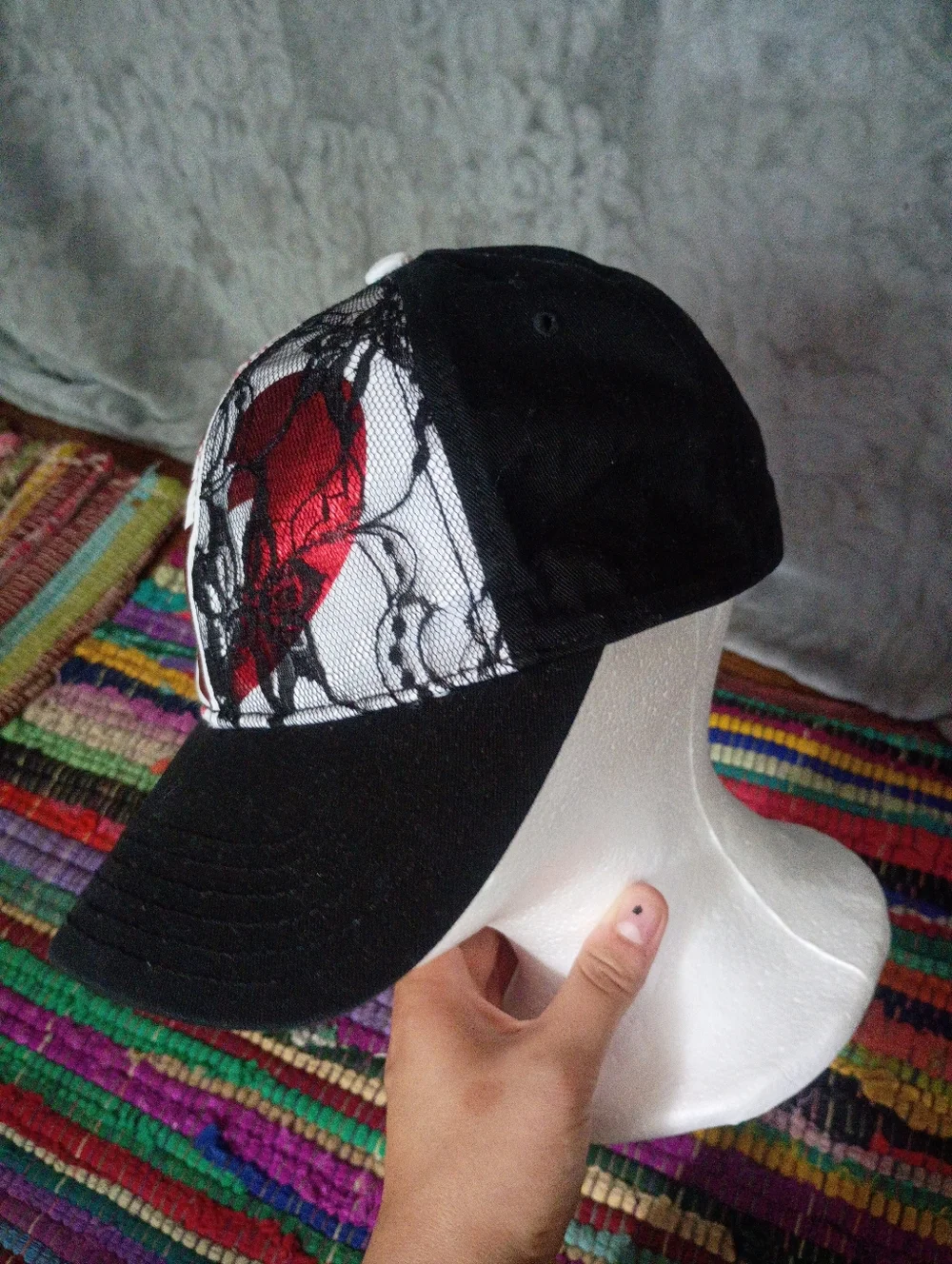Alice In Wonderland Hat - Picture 2 of 5